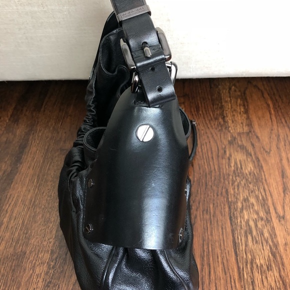 Burberry black leather Warrior hobo - Picture 5 of 8